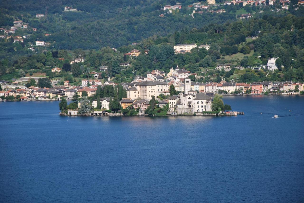 Suite 51 Appartamento Con Terrazzo A 50 Mt Dal Lago - Private Parking (Adults Only) Arona Exterior photo